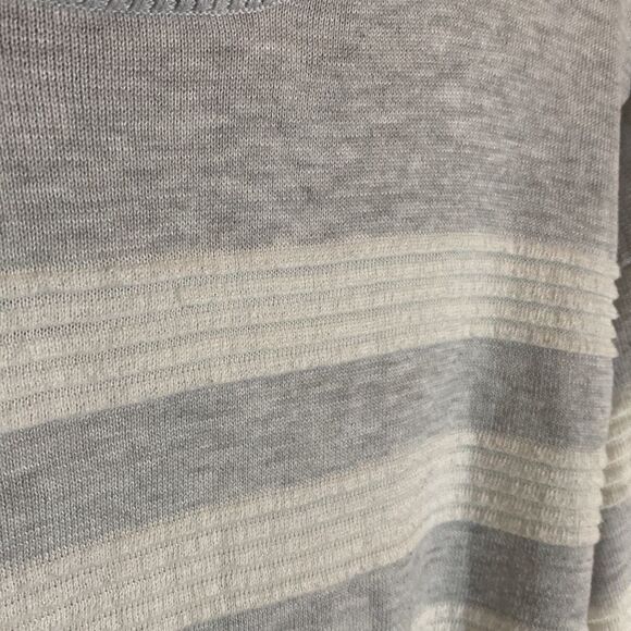 DESIGN HISTORY Charlotte Balloon Sleeve Pullover Size: XL - Picture 5 of 9